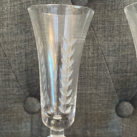 Etched Champagne Glasses NWT - Picture 3 of 3